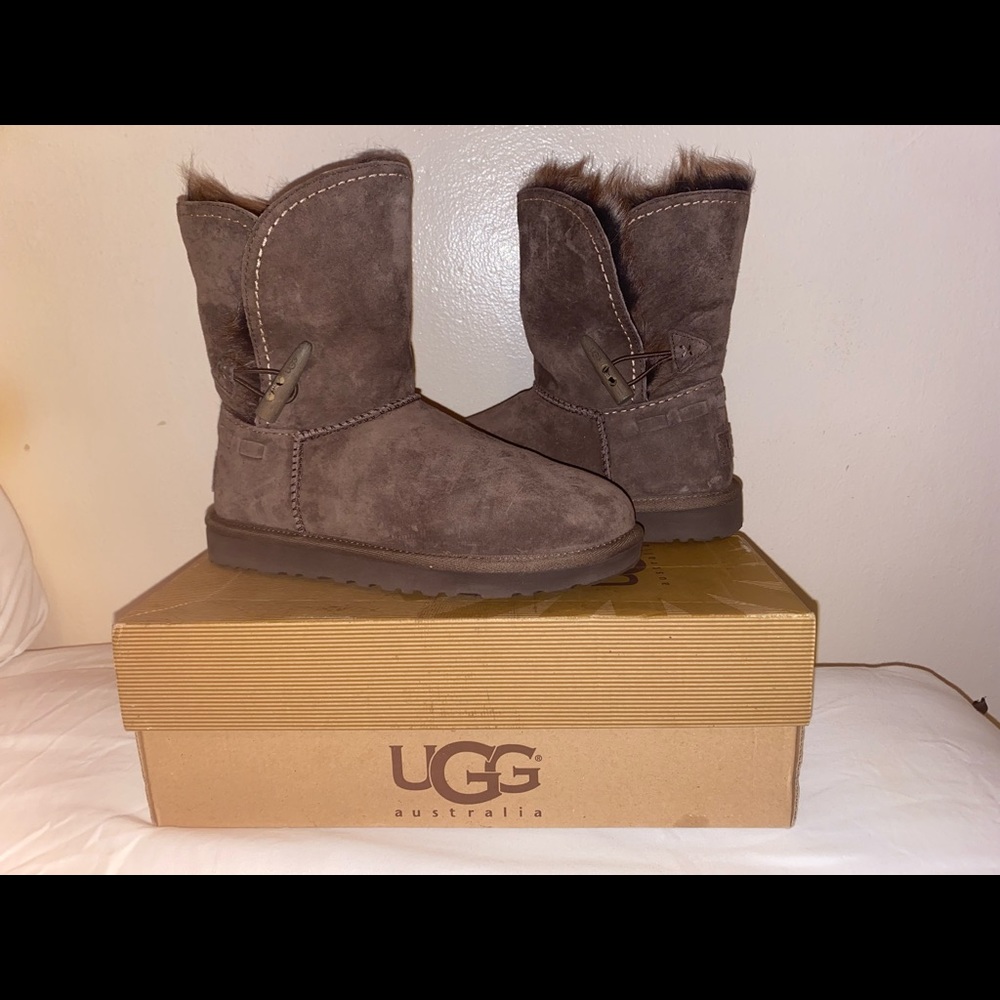 Authentic Uggs with Fur lining interior